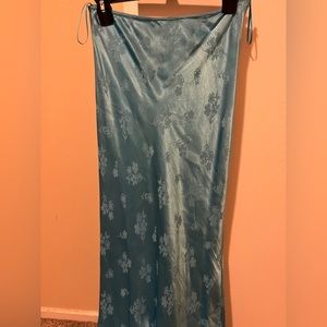 Top shop blue maxi skirt size US 4, floral pattern